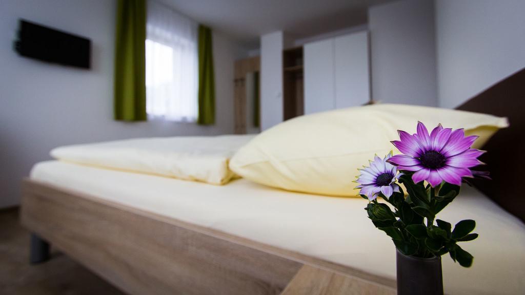Weingut - Gästezimmer Resch Ludwig vlg. Powoden Leutschach Exterior foto